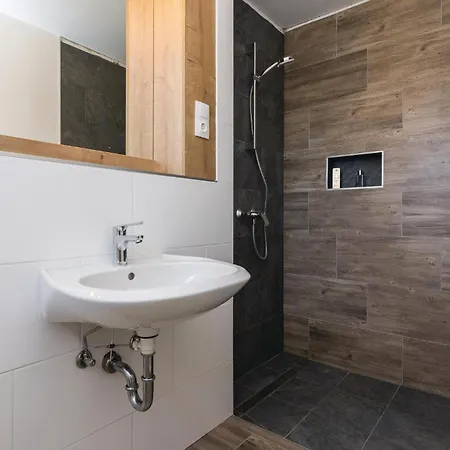 Cozy In Radosinovci With Kitchen * Drlićeve Kuće