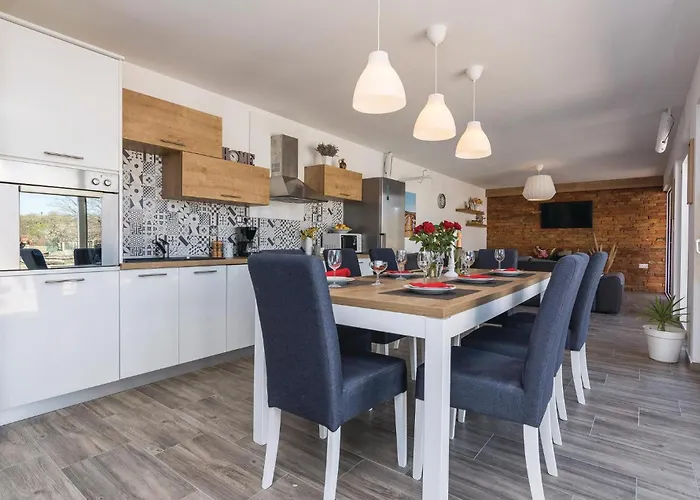 Cozy In Radosinovci With Kitchen * Drliceve Kuce