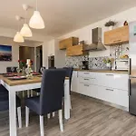 Cozy In Radosinovci With Kitchen *
