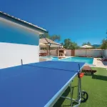 Cozy In Radosinovci With Kitchen Tatil Evi *