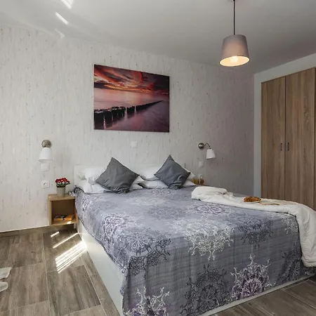 Cozy In Radosinovci With Kitchen Drliceve Kuce