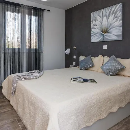 Σπίτι διακοπών Cozy In Radosinovci With Kitchen Drliceve Kuce