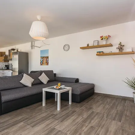 Cozy In Radosinovci With Kitchen Σπίτι διακοπών