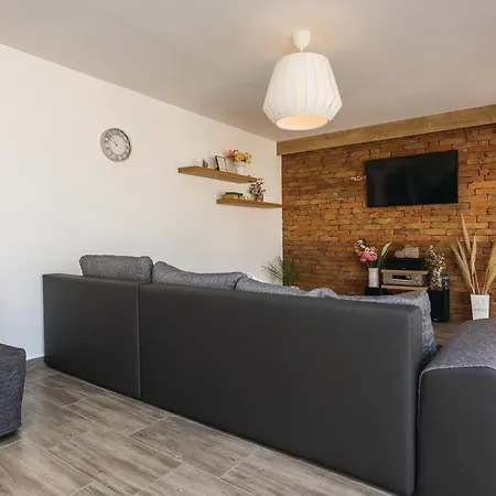 Cozy In Radosinovci With Kitchen Drliceve Kuce