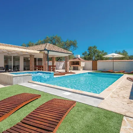 Cozy In Radosinovci With Kitchen Σπίτι διακοπών *