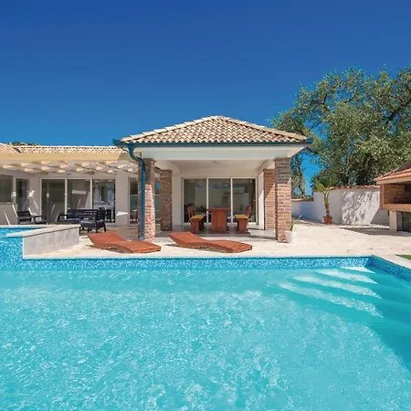 Cozy In Radosinovci With Kitchen Drliceve Kuce